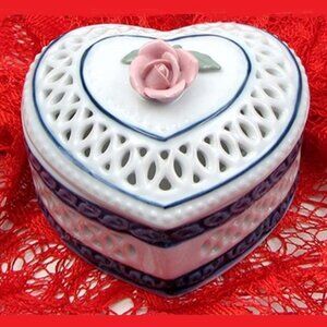 Woven Porcelain Heart Trinket Box with Rose on Top 4" wide 33541